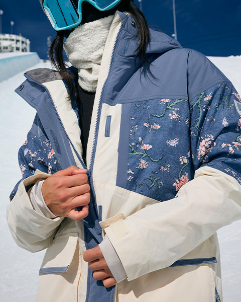 ROXY x Chloe Kim コラボスノージャケット（新品タグ付き/M） 楽天市場