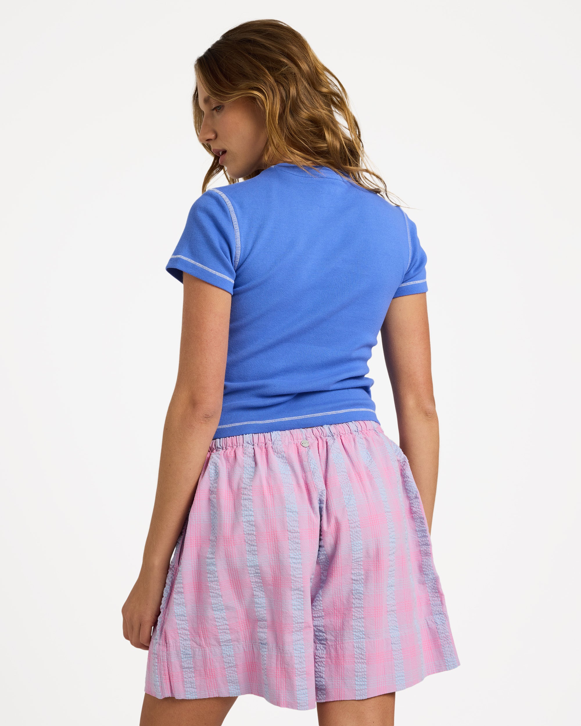 urjns03095_roxy_mgf0_bck1