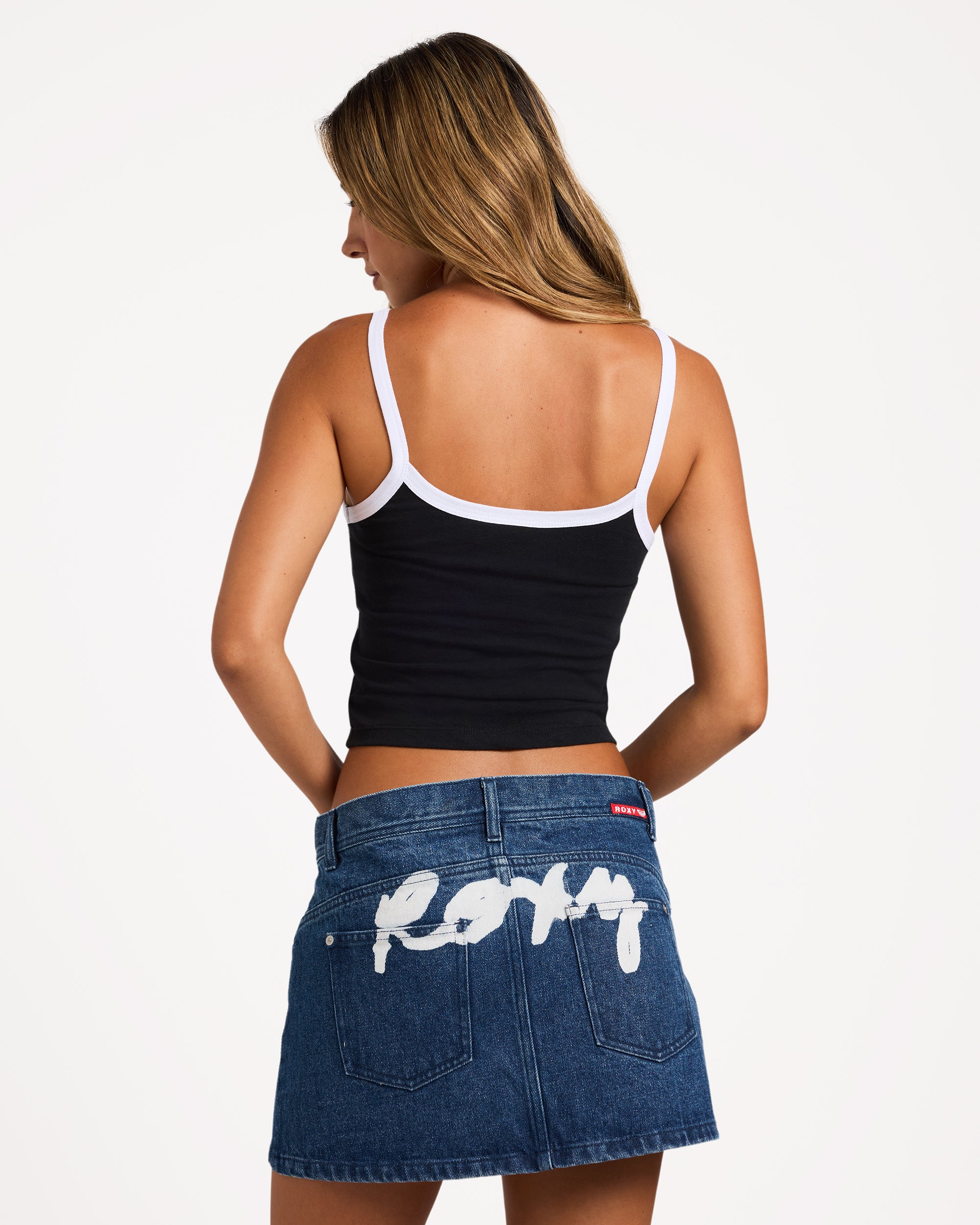 urjzt03993_roxy_blk_bck1